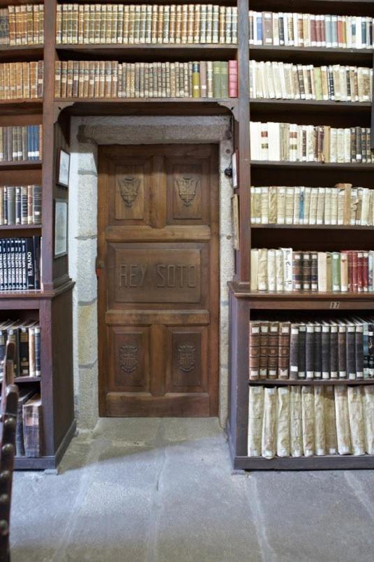 فندق Hospederia Monasterio De بويو المظهر الخارجي الصورة